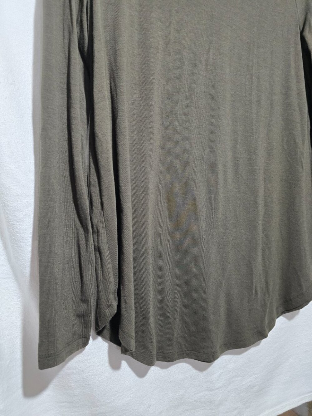Zenana Premium Olive Green Long Sleeve Tunics Basic Curved Hem Tee Size XL GUC - Picture 2 of 11
